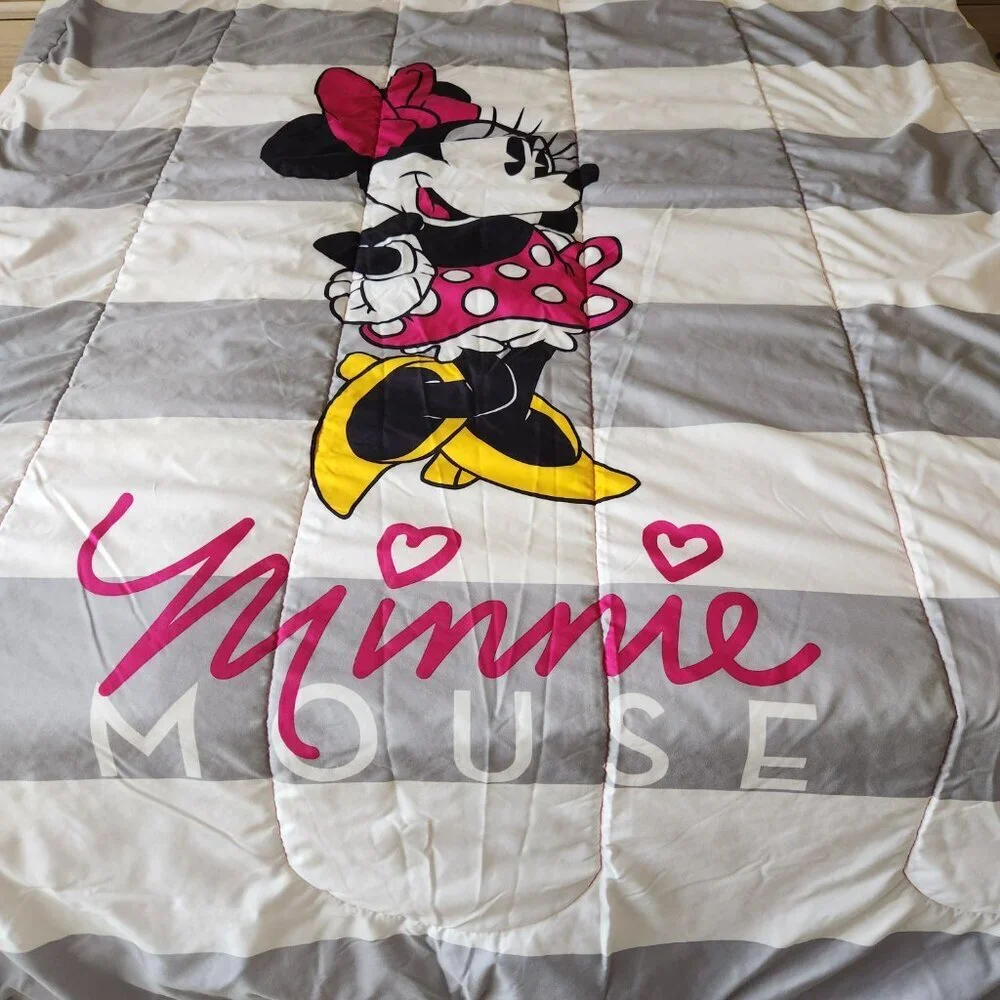 Disney Beloved Minnie Mouse Girls Twin Gray White Reversible Bedding Comforter